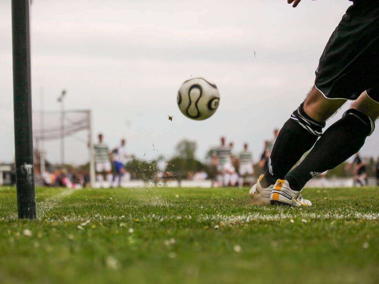 Betting on Corners in Football